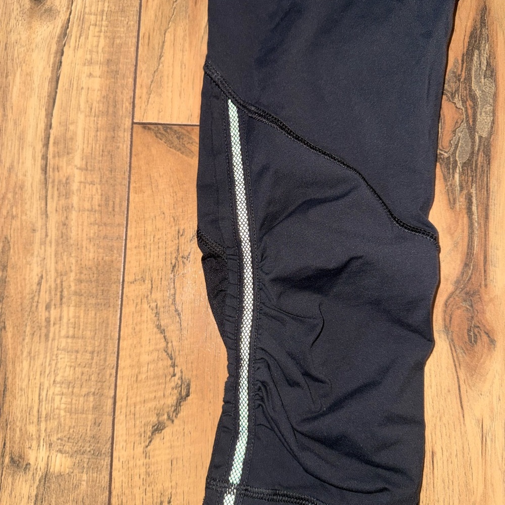 Lululemon cropped leggings - Picture 2 of 7